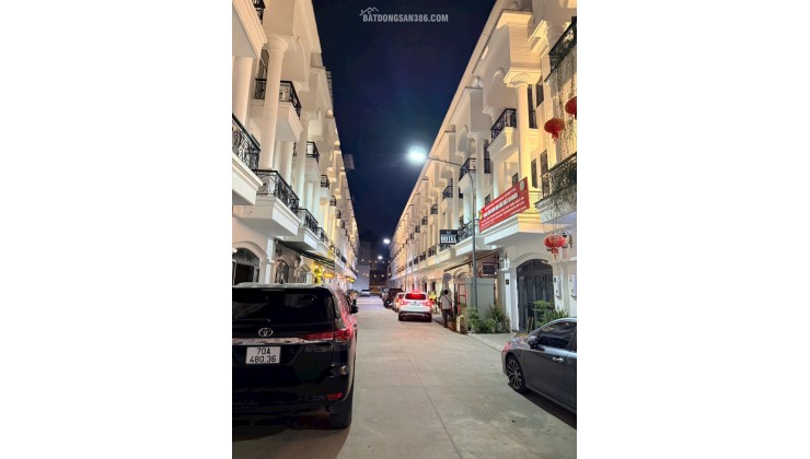 CẦN BÁN: Nhà phố 1 trệt 3 lầu, 4,7 tỷ, liền kề Vincom TP Tây Ninh, NH hỗ trợ vay 70% lãi suất ưu đãi